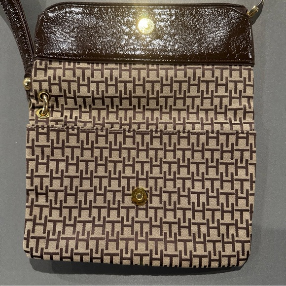 Tommy Hilfiger Logo Zipper Wristlet Brown Tan - Picture 3 of 4